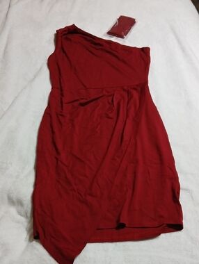 Elegant One-Shoulder Red Dress for Women